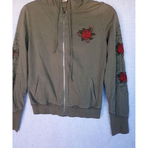 Forever Green Embroidered Sweatshirt Sz Medium